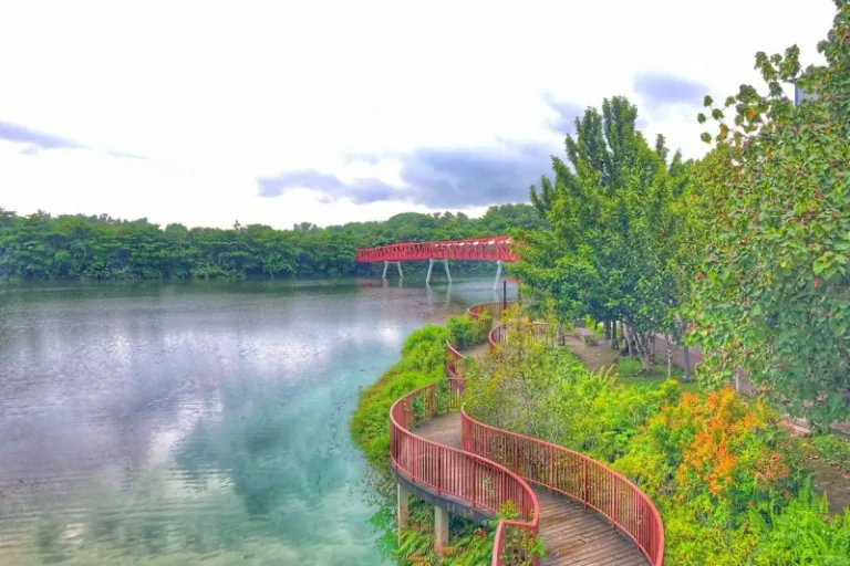 Singapore attractions near mrt