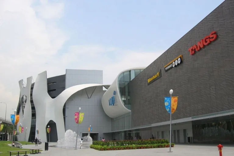 Singapore attractions near mrt