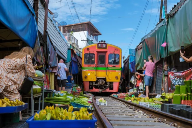 maeklong railway market