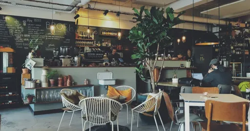 Image for article Singapore’s Best Spots for Travellers Who Work Remotely