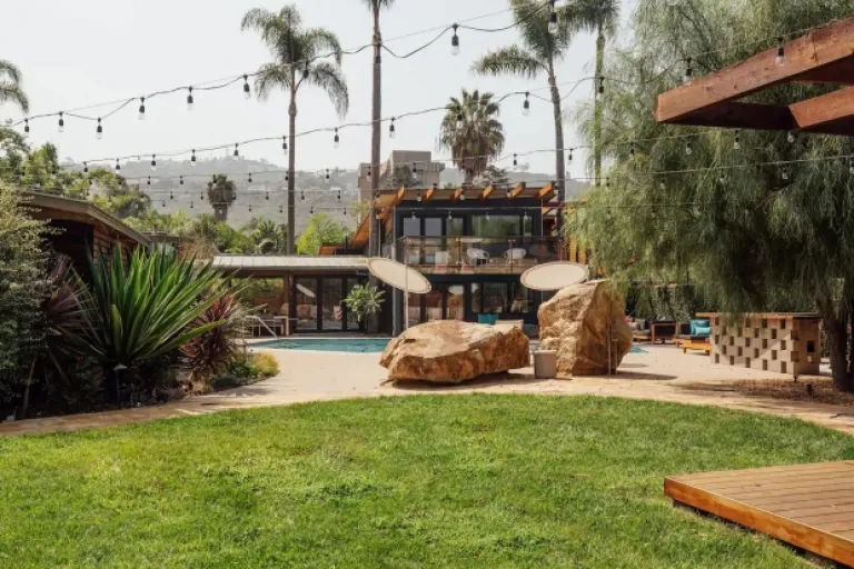 brillliant outside view of Airbnbs in San Diego