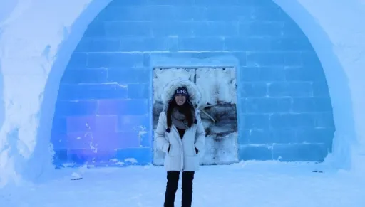 Image for article Winter Checklist: 12 Items to Pack on Your First Snowy Vacation