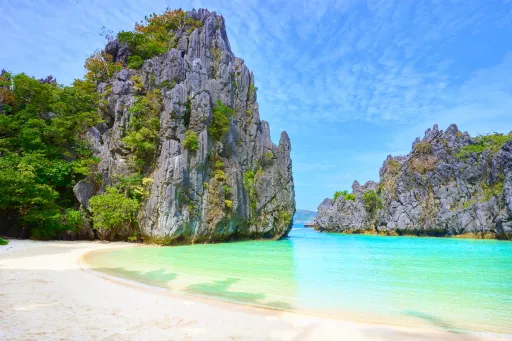 Image for article These 20 Incredible Photos Prove El Nido Is Truly Paradise on Earth