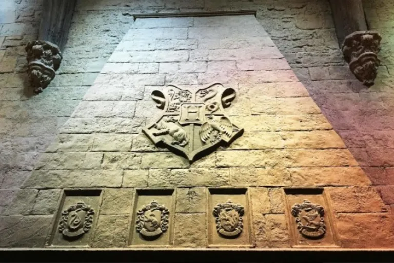 The Hogwarts Crest