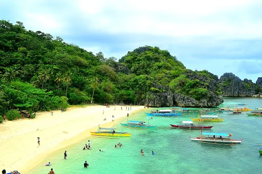 Image for article Holy Week Family Trip: 3 Days of Basking in the Caramoan Sun