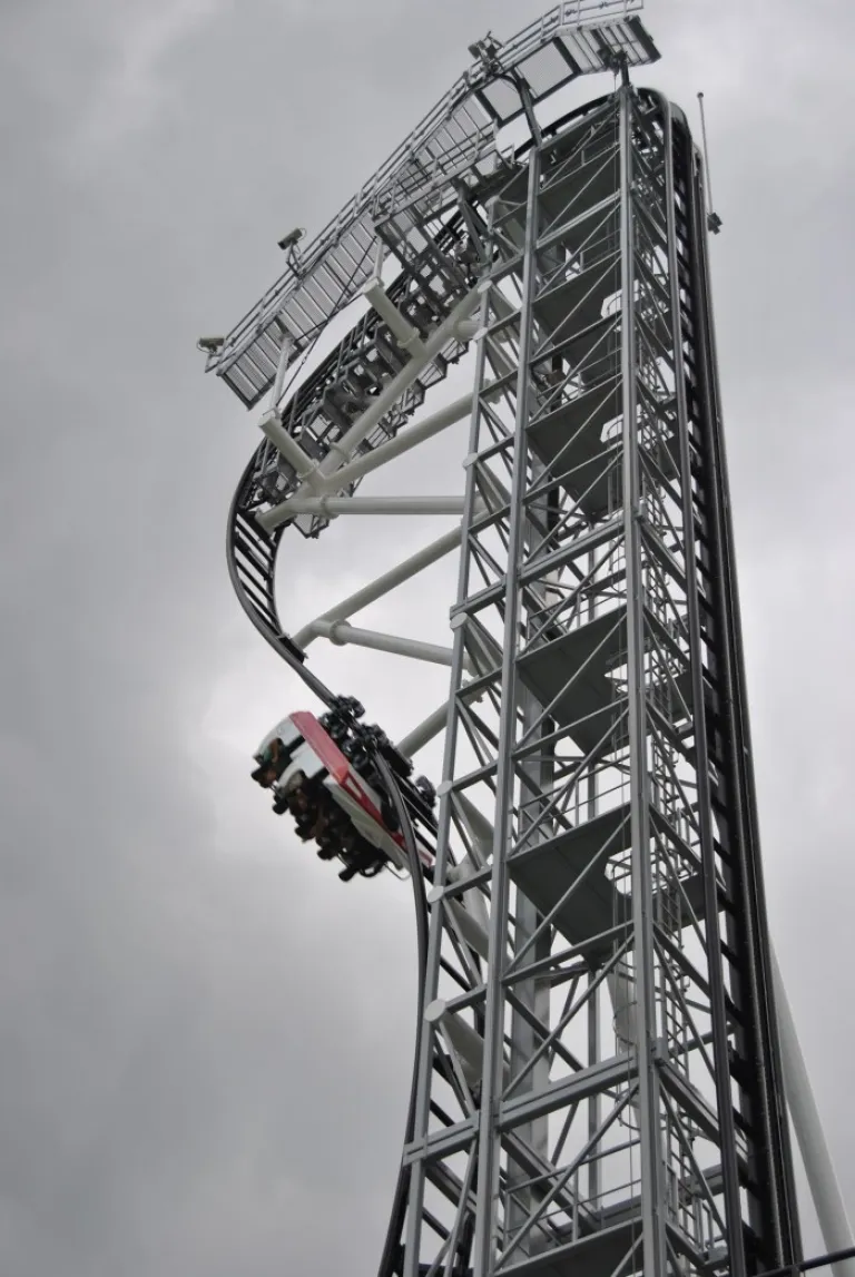 takabisha coaster in fuji q highland