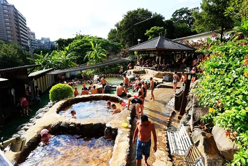 Image for article Taiwan vs Japan: Which One Has Better Onsens and Hot Springs?