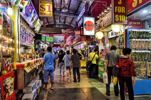 Image for article Bugis Street: A Wallet-Friendly Shopping Market in Singapore You Must Visit
