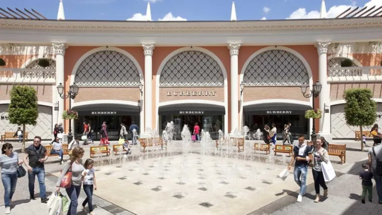 outlet mall in rome, italy