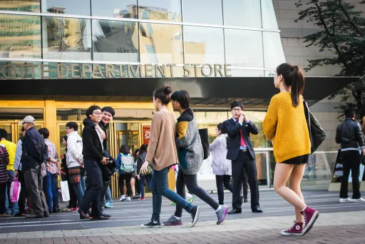 Image for article Places to Hang Out in Seoul for the Young and the Old