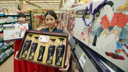 Image for article 14 Must-Buy Food Items from Korea’s LOTTE Mart