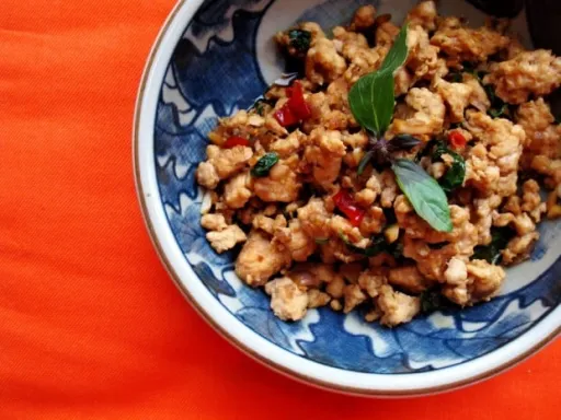 Image for article 10 Delicious Foods that Everybody Should Try When in Thailand