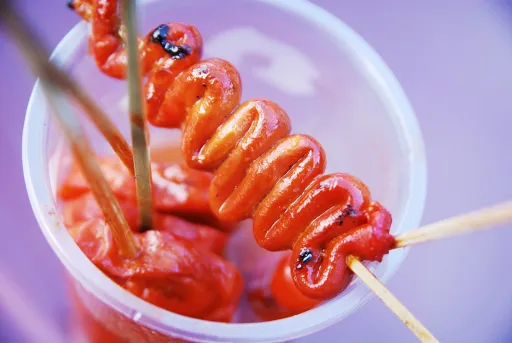 Image for article 25 Popular Street Food and Snacks to Try in The Philippines