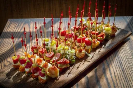 Image for article 21 Famous Local Foods to Travel The World For