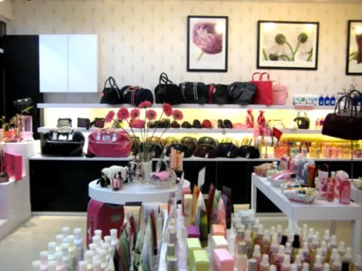 Image for article Brunei Shopping Guide: Where to Go and What to Buy