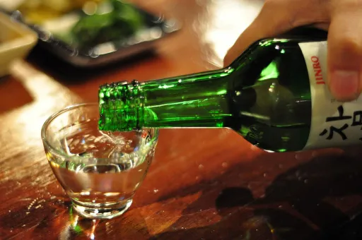 Image for article Seoul Guide to Drinking: Where to Go for Soju and Makgeolli