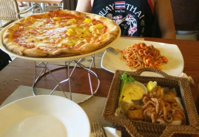 eat in boracay