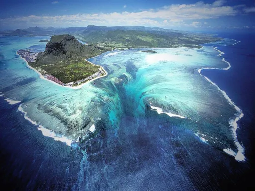 Image for article Underwater Waterfall: Aerial Illusion? Or True Phenomenon?