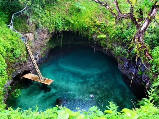Image for article To Sua Ocean Trench – A Natural Swimming Pool