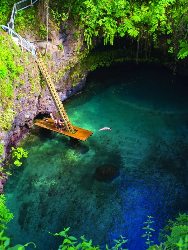 to sua ocean trench