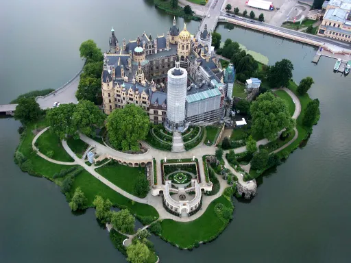Image for article Schwerin Castle, the Jewel of Schwerin Lake