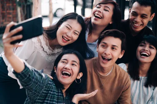 Image for article 8 Grad Trip Roles Every Friend Group Has: Which One Are You?