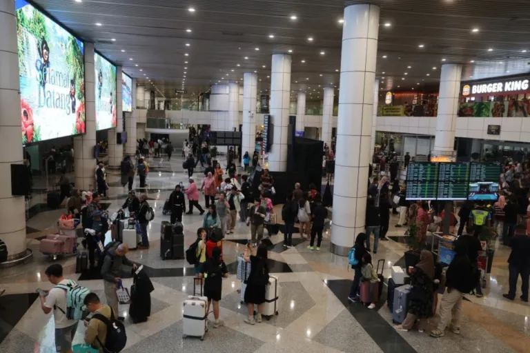 How To Use AI To Plan Your Travels