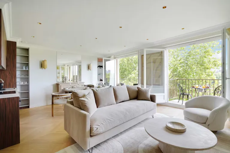 Airbnb Paris Eiffel Tower