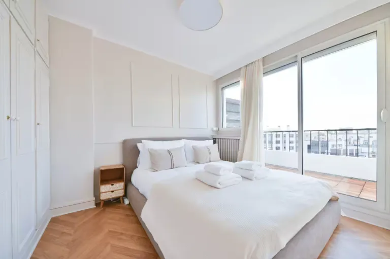 Airbnb Paris Eiffel Tower