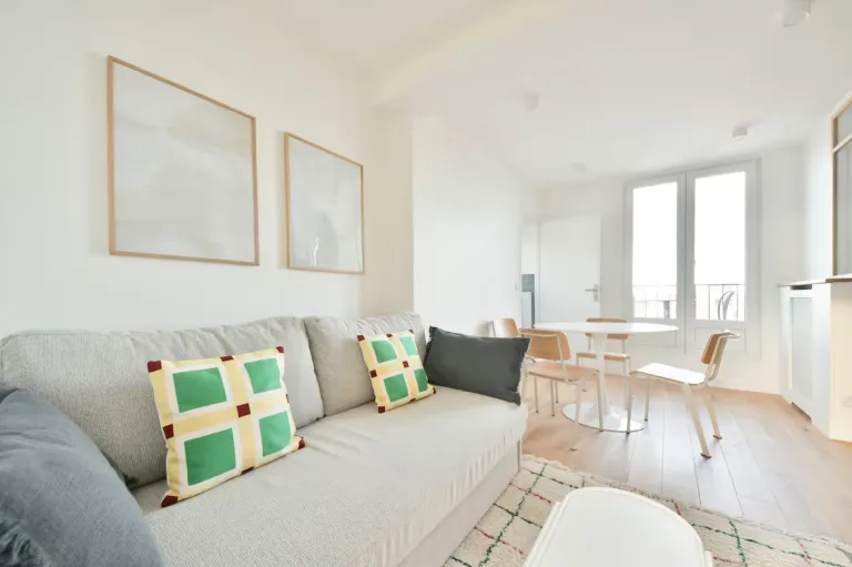 Airbnb Paris Eiffel Tower