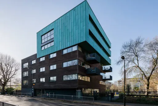 Image for article 8 Best Airbnb Stays in London Near Tower Bridge to Book in 2026