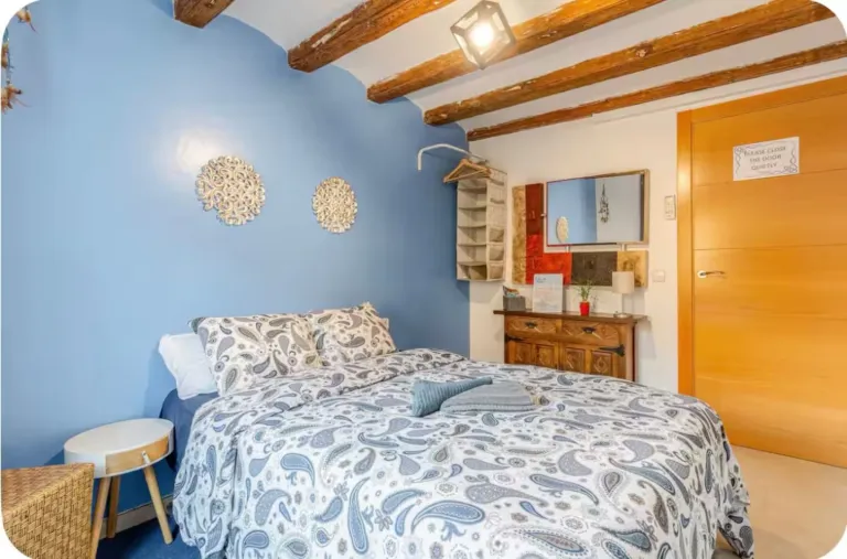  Airbnb in Barcelona La Rambla