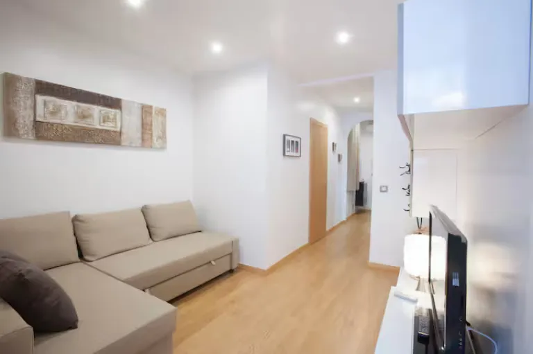  Airbnb in Barcelona La Rambla