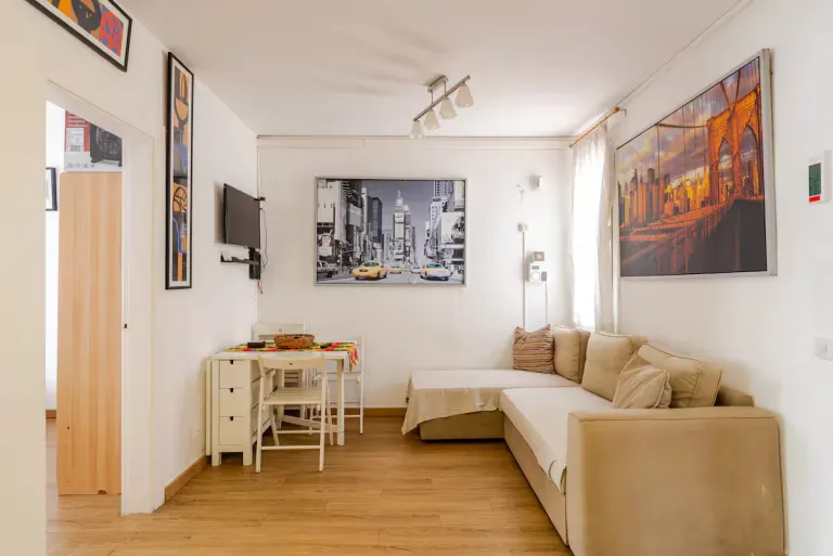  Airbnb in Barcelona La Rambla