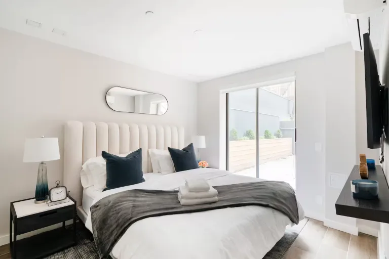 Airbnb near Manhattan