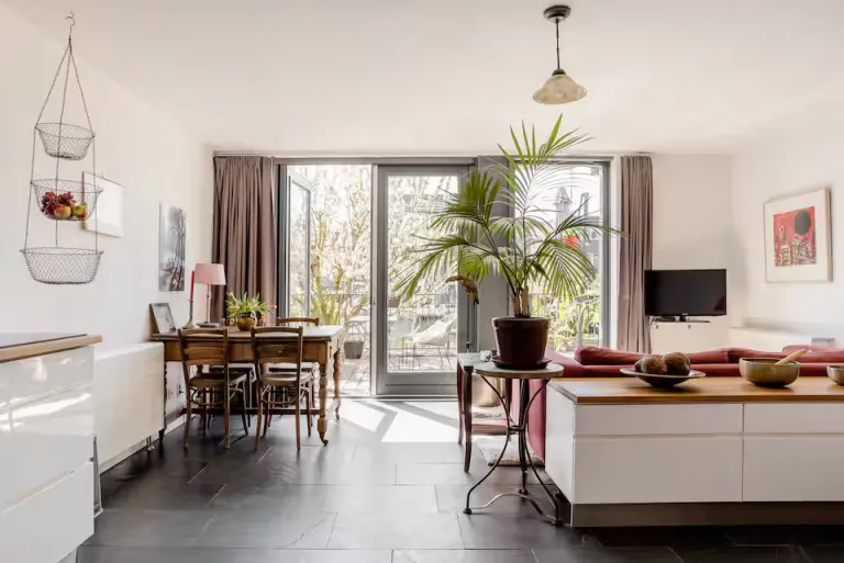 Airbnb in Amsterdam with canal views