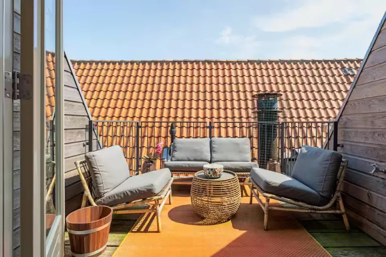 Airbnb in Amsterdam with canal views