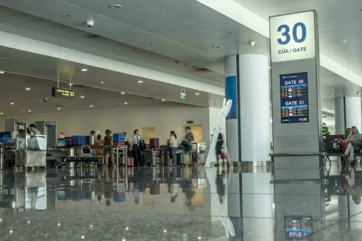 Image for article Vietnam Now Requires Singaporeans to Fill in an Online Form Before Arrival, Here's What to Do