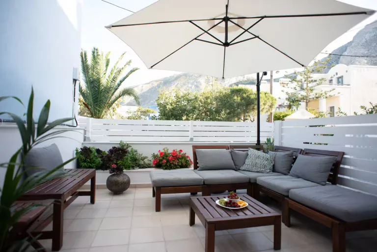 sunset view Airbnb in Santorini 