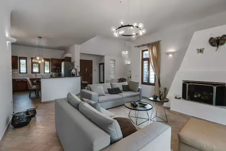 sunset view Airbnb in Santorini 