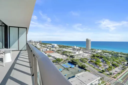 Image for article Best Ocean View Airbnb Stays in Miami with Beach Access to Book in 2026