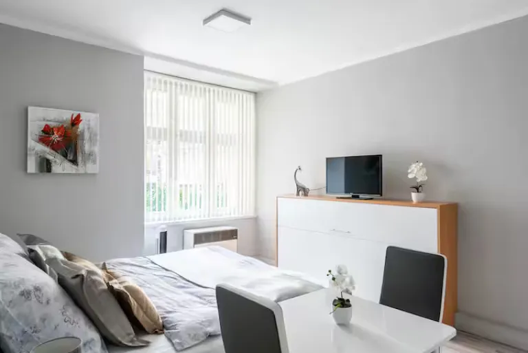  Cheap Airbnb Stays in Prague Near Old Town 