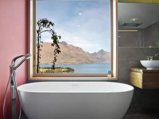 Image for article 8 Best Lake View Airbnb Stays in Queenstown New Zealand to Book in 2026