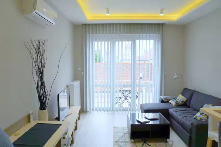 Cheap Airbnb Stays in Budapest Near Parliamen