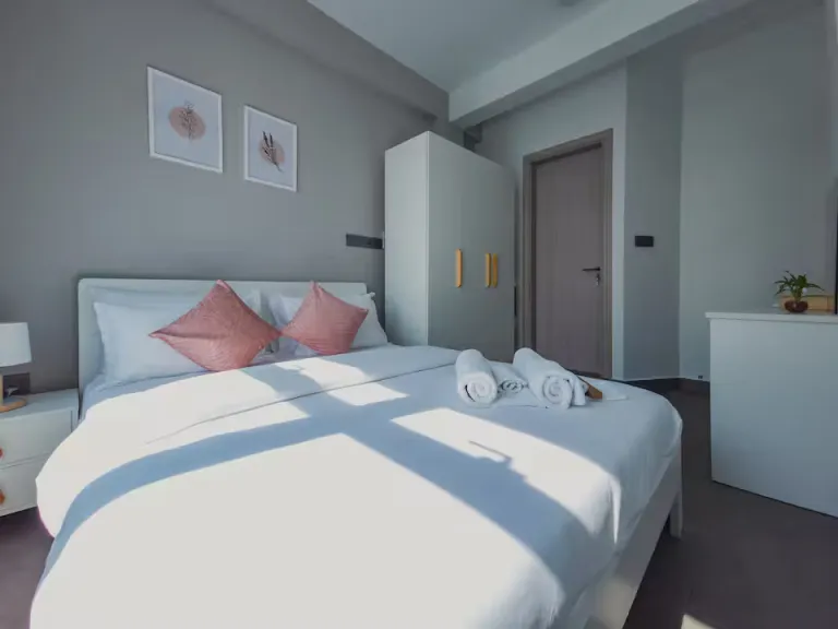  Couple Airbnb Stays in Maldives for Honeymoon