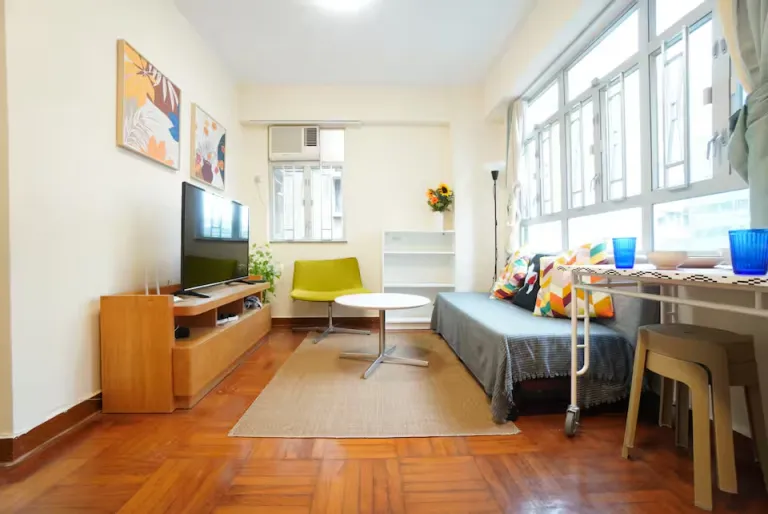  Modern Airbnb Stays in Hong Kong Near Victoria Harbour