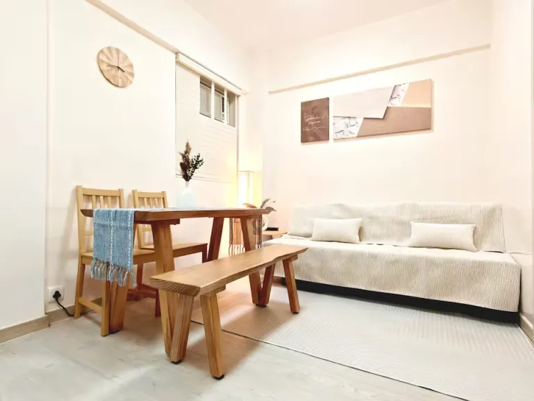  Modern Airbnb Stays in Hong Kong Near Victoria Harbour