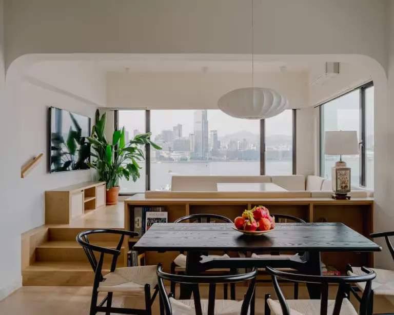  Modern Airbnb Stays in Hong Kong Near Victoria Harbour
