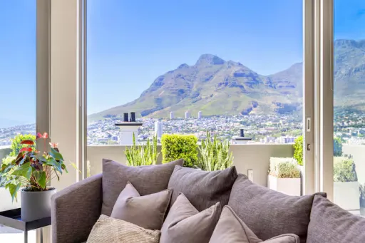Image for article 8 Best Airbnb Vacation Rentals in Cape Town Near Table Mountain to Book in 2026