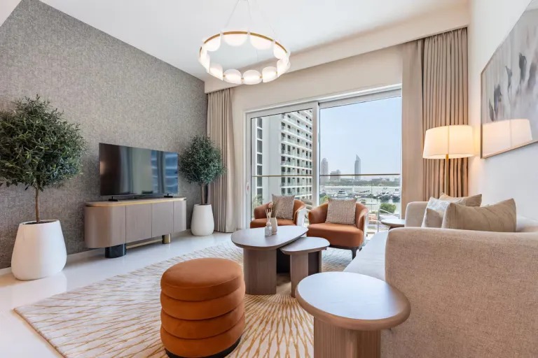 Airbnb Stays in Dubai Near Palm Jumeirah 
